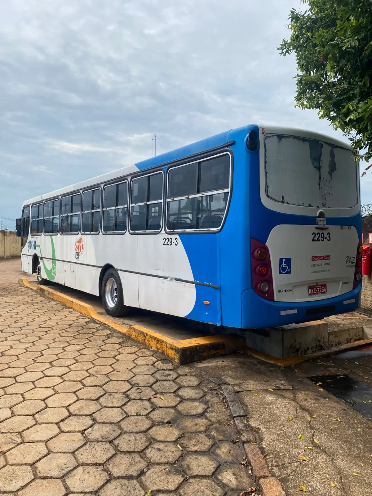 MERC. BENZ / OF 1722